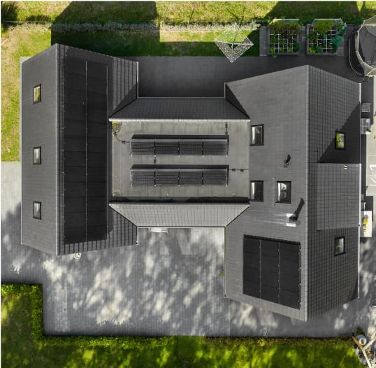 dak met zonnepanelen